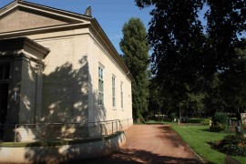 Feierhalle von außen